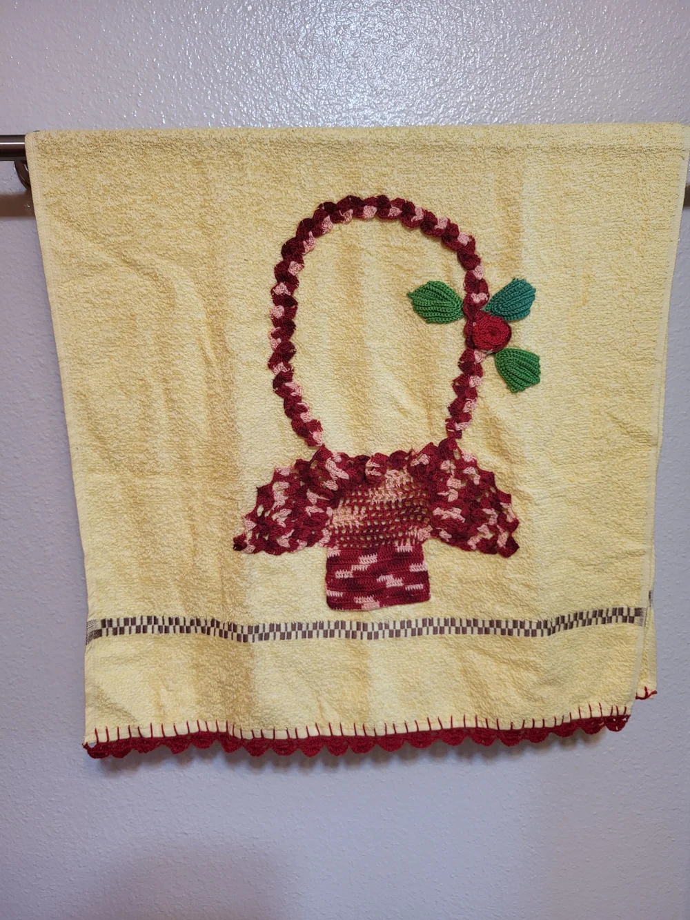 Cannon Mills Dryfest Yellow Decorative Basket Crochet Bath Towel 1950s